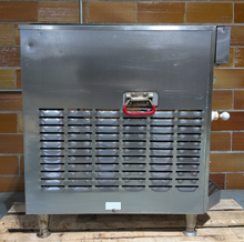 Load image into Gallery viewer, Frosty Factory 127A 16 Qt. Compact Air-Cooled Frozen Cocktail Machine - 115V
