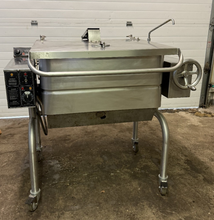 Load image into Gallery viewer, Groen HFP2E-3 Tilting Braising Pan - 30 Gallon, Gas