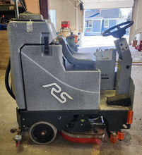 Load image into Gallery viewer, TOMCAT RS 28-D Ride-On Floor Scrubber - 1,236.8 Hours - Needs New Batteries
