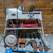 Load image into Gallery viewer, RIDGID 535 Pipe Threading Machine w/ Cart, Dies, Heads &amp; Foot Pedal