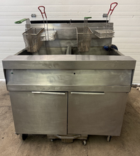 Load image into Gallery viewer, 2017 Dean SCFD260GNTS (SCFD260G) Gas Fryer, Two Bay w/ Filtration System