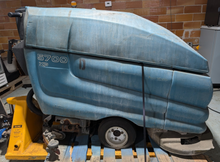 Load image into Gallery viewer, Tennant 5700 XP Heavy Duty 32" Automatic Walk Behind Disk Floor Scrubber