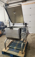 Load image into Gallery viewer, Groen Eclipse 30 Gallon Ergonomic Manual Tilting Braising Pan, 115V, Nat Gas