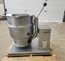 Load image into Gallery viewer, Groen 20qt Tilting Kettle TDB/7-20 3ph