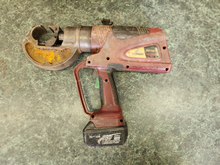 Load image into Gallery viewer, BURNDY PATRIOT PAT750 -LI 18V HYDRAULIC CRIMPER CRIMPING TOOL