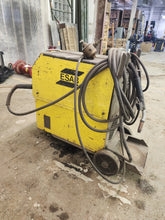 Load image into Gallery viewer, ESAB MIGMASTER 250 WELDER w/ HOSE &amp; REGULATOR 208/230V 50/60HZ MM-250