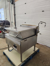 Load image into Gallery viewer, CLEVELAND 30 Gallon Gas Tilting Skillet /Braising Pan w/ Power Tilt - SGL-30