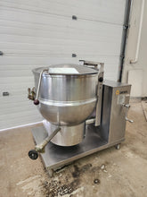 Load image into Gallery viewer, Groen 40-gallon Self-Contained Gas-Heated Tilting Steam Kettle DHT/1P-40