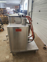 Load image into Gallery viewer, Groen 40-gallon Self-Contained Gas-Heated Tilting Steam Kettle DHT/1P-40