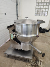 Load image into Gallery viewer, Groen 40-gallon Self-Contained Gas-Heated Tilting Steam Kettle DHT/1P-40