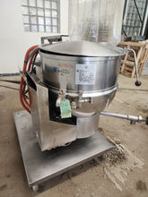 Load image into Gallery viewer, Groen 40-gallon Self-Contained Gas-Heated Tilting Steam Kettle DHT/1P-40
