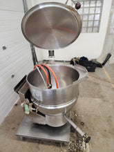 Load image into Gallery viewer, Groen 40-gallon Self-Contained Gas-Heated Tilting Steam Kettle DHT/1P-40