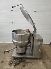 Load image into Gallery viewer, Groen 40-gallon Self-Contained Gas-Heated Tilting Steam Kettle DHT/1P-40