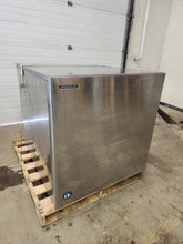 Load image into Gallery viewer, Hoshizaki Ice Maker KMH-2000SRH3 - Crescent Cubed, 1929lbs, Remote Cooled