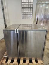 Load image into Gallery viewer, Hoshizaki Ice Maker KMH-2000SRH3 - Crescent Cubed, 1929lbs, Remote Cooled