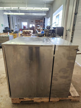Load image into Gallery viewer, Hoshizaki Ice Maker KMH-2000SRH3 - Crescent Cubed, 1929lbs, Remote Cooled