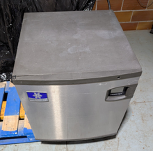 Load image into Gallery viewer, Manitowoc Indigo (TM) IYT0620W-161 Ice Machine, Water Cooled, Half Cube