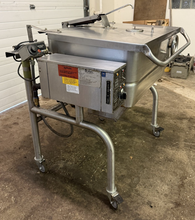 Load image into Gallery viewer, Groen HFP2E-3 Tilting Braising Pan - 30 Gallon, Gas