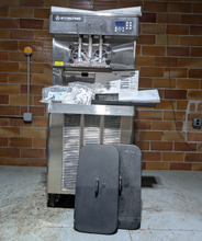 Load image into Gallery viewer, Stoelting O231-38I2F Water Cooled Gravity Fed Soft Serve/Yogurt Freezer