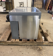 Load image into Gallery viewer, Follett Ice Horizon Machine HCC1010WHS, Water-Cooled, Chewblet Ice