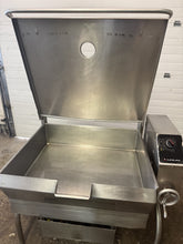 Load image into Gallery viewer, Cleveland Tilt Skillet SGL-40-T1