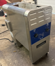 Load image into Gallery viewer, 2022 Antunes Burger King  BKT-2V Vertical Bun Contact Toaster 200-240V