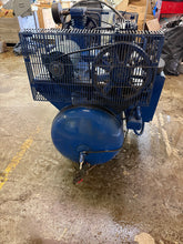 Load image into Gallery viewer, QUINCY Climate Control Air Compressor Model QTS3QCB - QTS-3 - minor damage