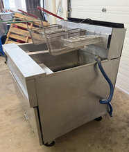 Load image into Gallery viewer, 2017 Dean SCFD260GNTS (SCFD260G) Gas Fryer, Two Bay w/ Filtration System