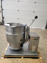Load image into Gallery viewer, Groen 20qt Tilting Kettle TDB/7-20 3ph
