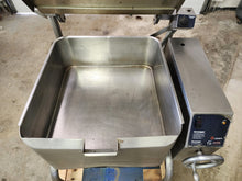 Load image into Gallery viewer, Groen Eclipse 30 Gallon Ergonomic Manual Tilting Braising Pan, 115V, Nat Gas