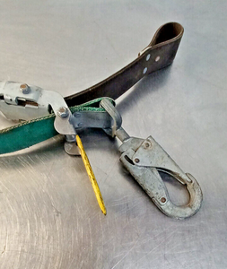 Buckingham 483D, Bucksqueeze Lineman Fall Protection Device