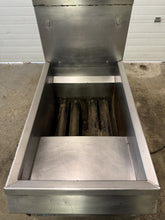 Load image into Gallery viewer, Pitco Frialator Single Bay Commercial Gas Fryer  w/ Filtration System SG14