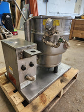 Load image into Gallery viewer, Groen 20qt Tilting Kettle TDB/7-20 3ph