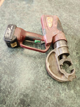 Load image into Gallery viewer, BURNDY PATRIOT PAT750 -LI 18V HYDRAULIC CRIMPER CRIMPING TOOL