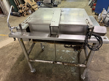 Load image into Gallery viewer, Groen HFP2E-3 Tilting Braising Pan - 30 Gallon, Gas