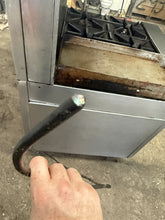 Load image into Gallery viewer, U.S. Range Oven w/ 4 Burner Range, Flat Top Griddle And Broiler, Mobile