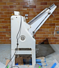 Load image into Gallery viewer, OLIVER 797-32 Commercial Gravity Feed Bread Slicer, 1/4" Slices, See Video