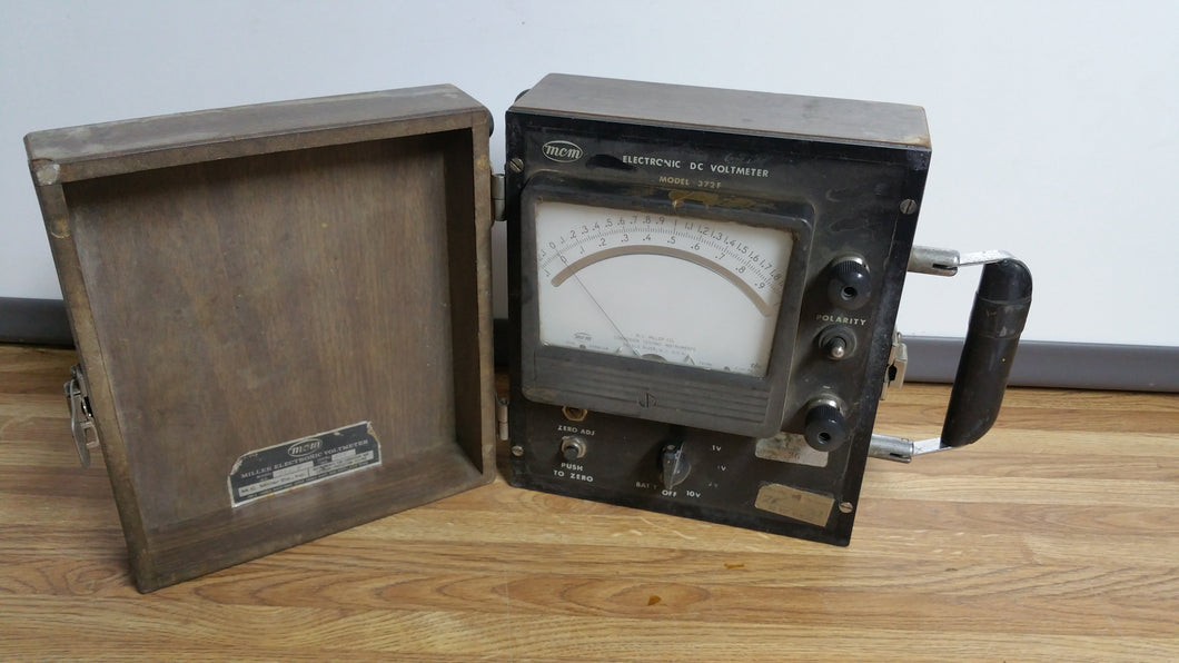 Vintage MC Miller Co. - Electronic DC Voltmeter Model 372F In Case