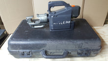 Load image into Gallery viewer, HUSKIE REC-3510 12Ton Cordless Battery Hydraulic Crimper Crimping Tool with Case