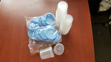 Load image into Gallery viewer, Plastic Measuring Specimen Cups With Blue Plastic Lids 20-Pack 4 oz.