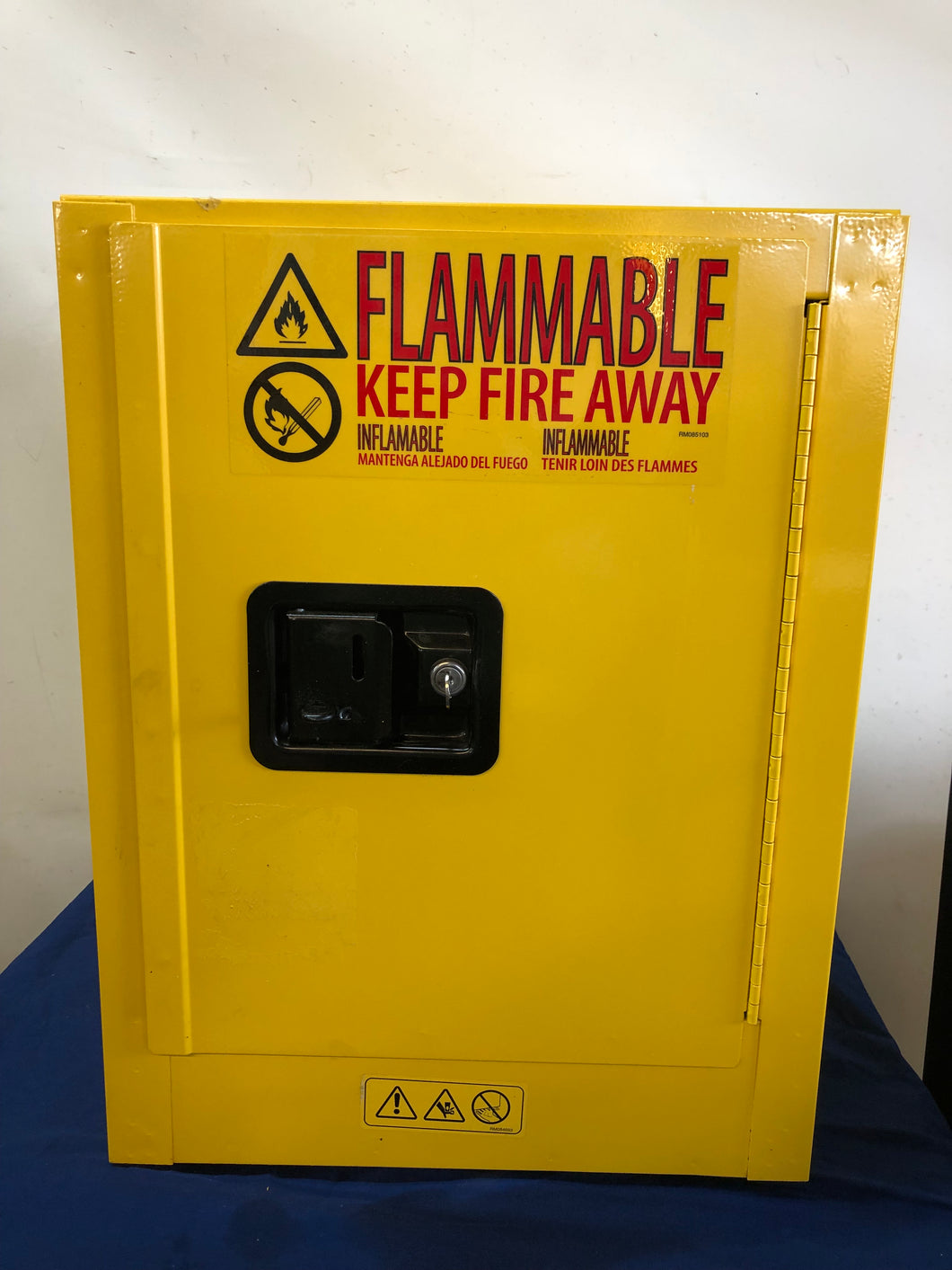 ULINE Flammable Liquid Storage Cabinet - 1 Key - H-2569M - Very Nice!
