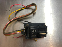 Load image into Gallery viewer, SQUARE D Class 9999 - Type SC-2 - Selector Switch - Auto Hand Off Switch - Used