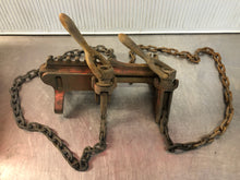 Load image into Gallery viewer, RIGID Pipe Threader Machine Model 400 &amp; RIGID Vise 228 Included - Used