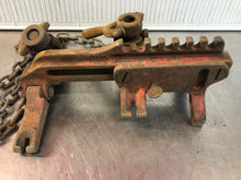 Load image into Gallery viewer, RIGID Pipe Threader Machine Model 400 &amp; RIGID Vise 228 Included - Used