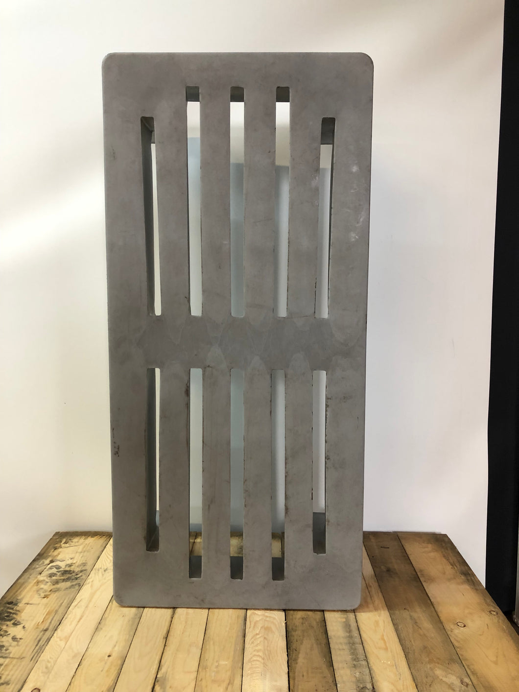 POLY-MIGHT & Unbranded Dunnage Rack - Poly plastic pallet - Used - 3 sizes